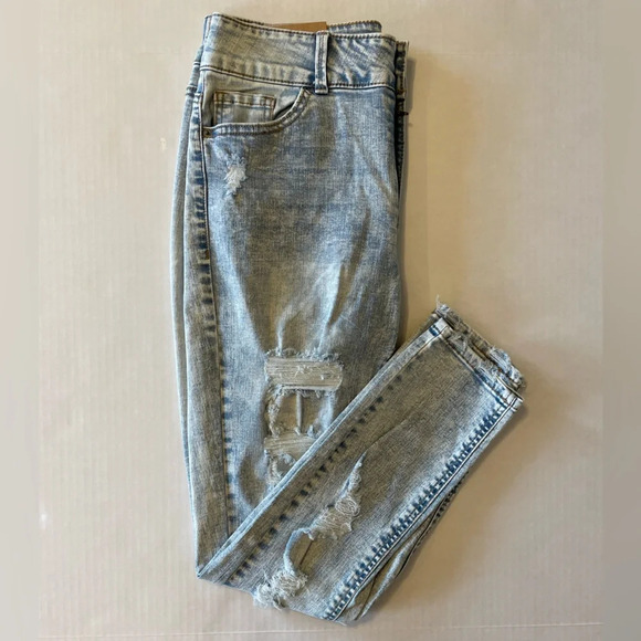 Vanilla Star mid rise skinny distressed jeans size 11 NWT - Picture 1 of 6